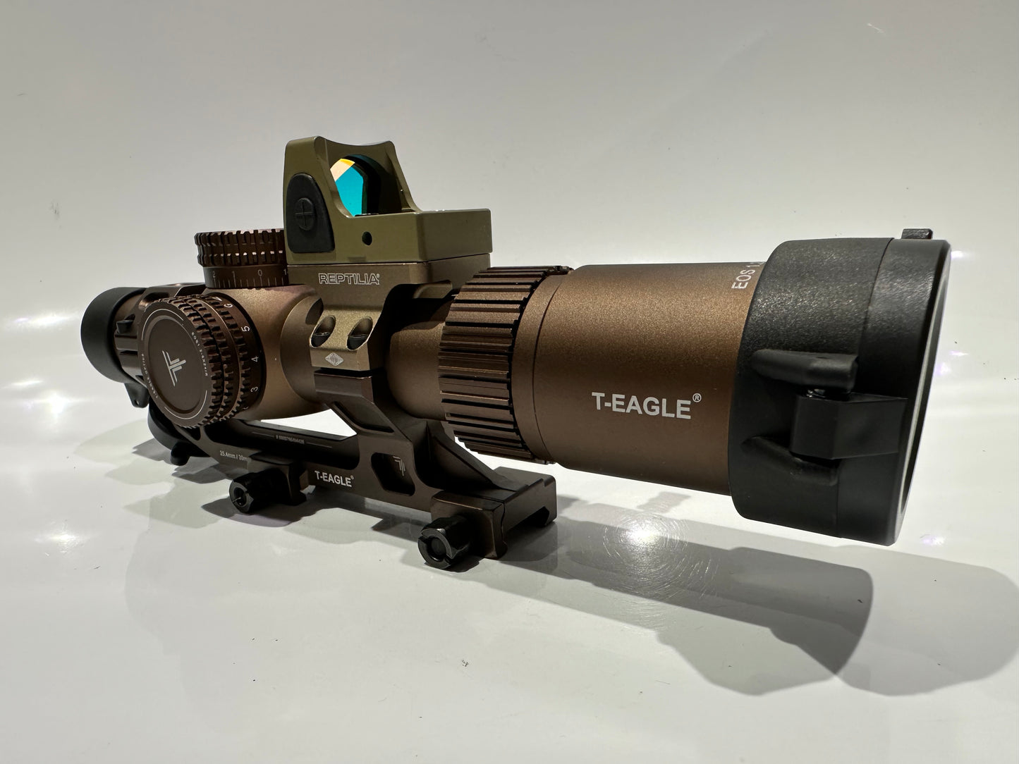 LPVO 1.2-6X24 Rifle scope illuminated reticule.
