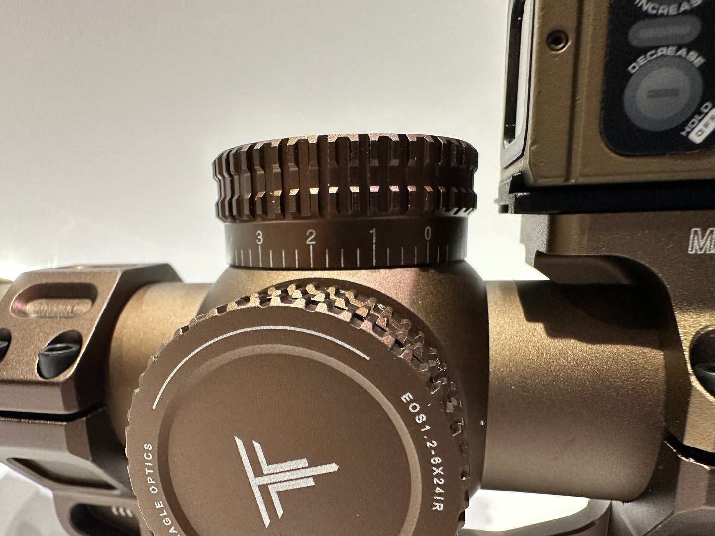 LPVO 1.2-6X24 Rifle scope illuminated reticule.