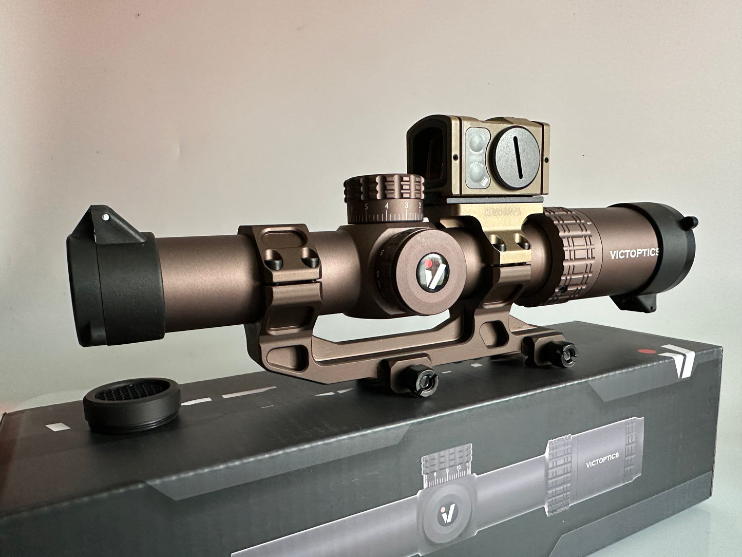 VICTOPTICS LPVO 1-6x24 Rifle scope illuminated reticle + ACRO Red dot sight Coyote tan