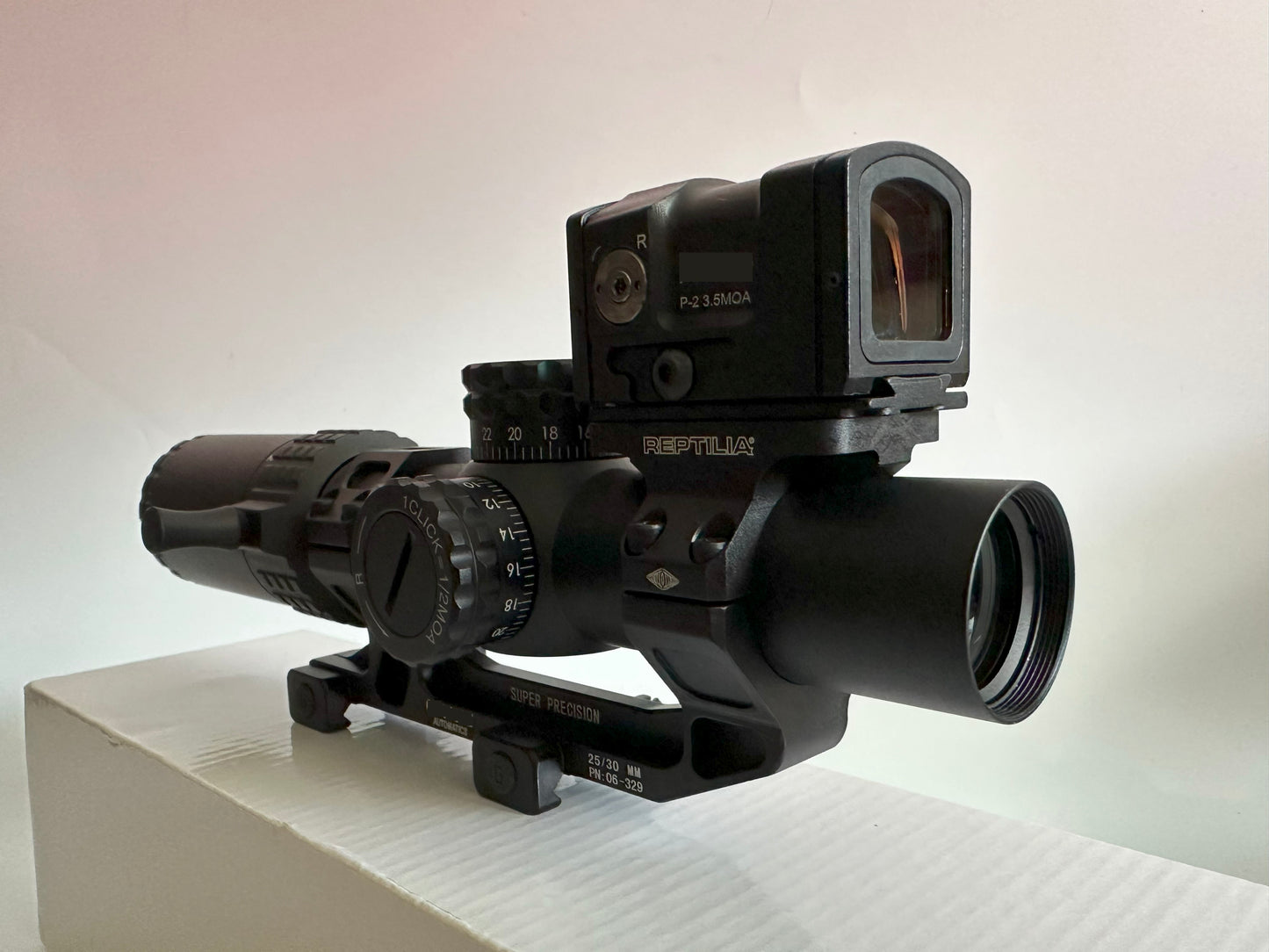 Compact LPVO 1-5X24 WITH ACRO RED DOT .