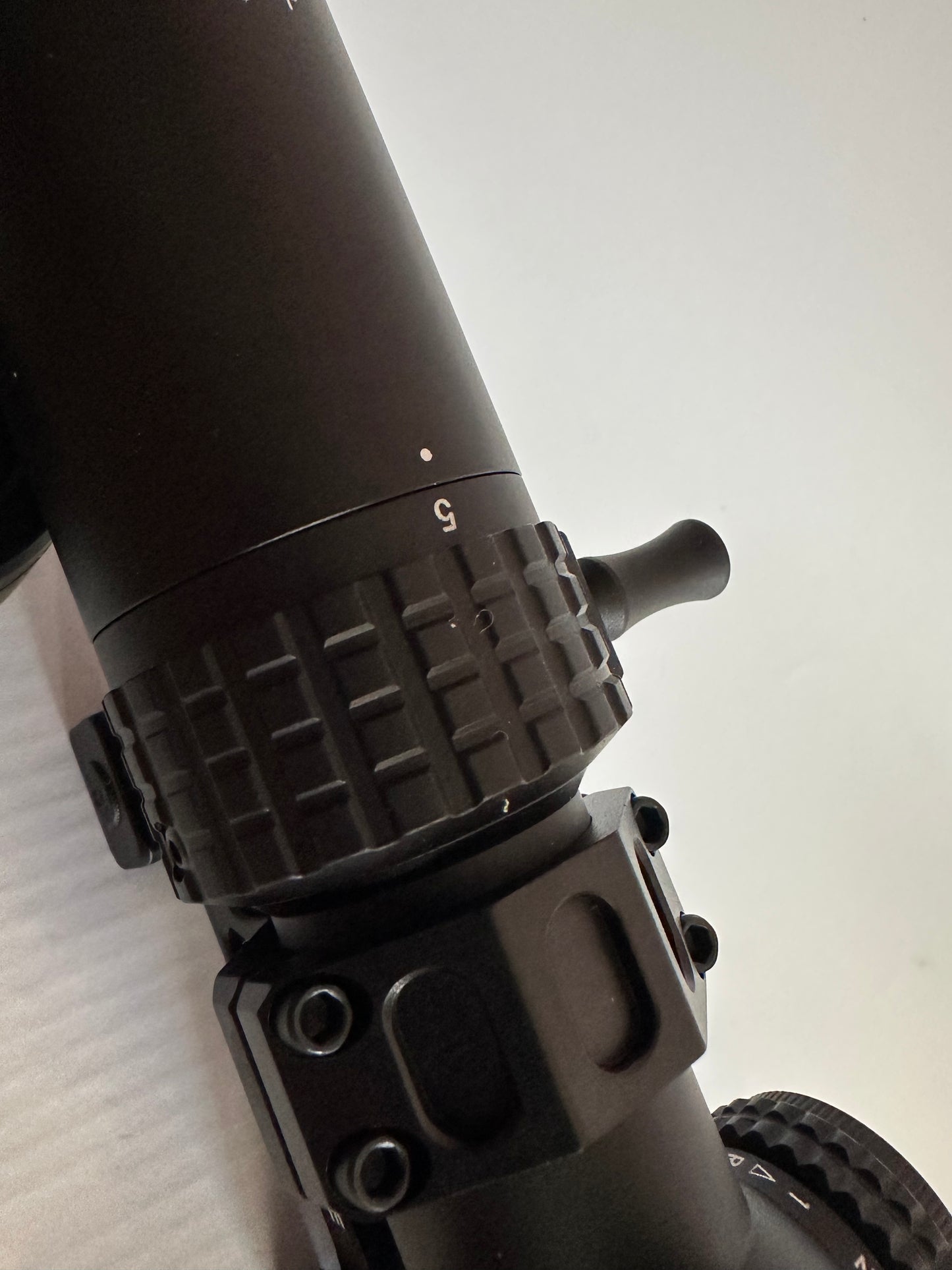 Compact LPVO 1-5X24 WITH ACRO RED DOT .