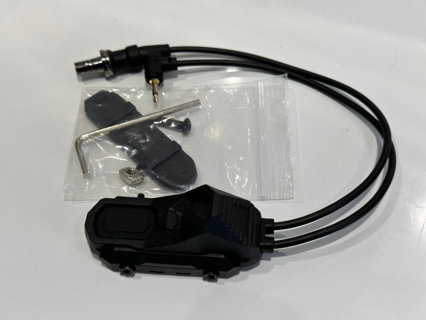 Remote In-Line Dual Function Pressure Switch for Flashlight & PEQ`s