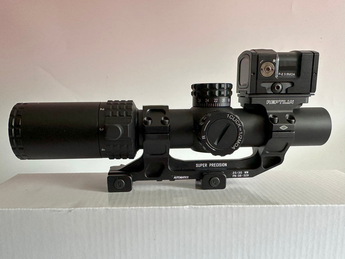 Compact LPVO 1-5X24 WITH ACRO RED DOT .
