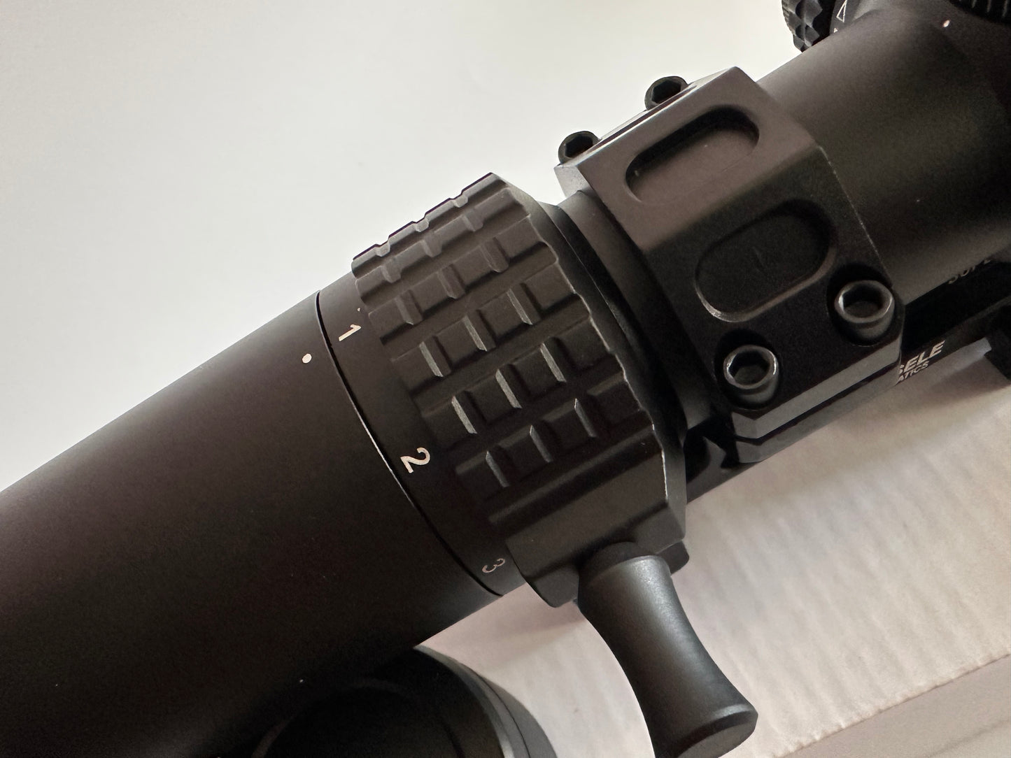 Compact LPVO 1-5X24 WITH ACRO RED DOT .