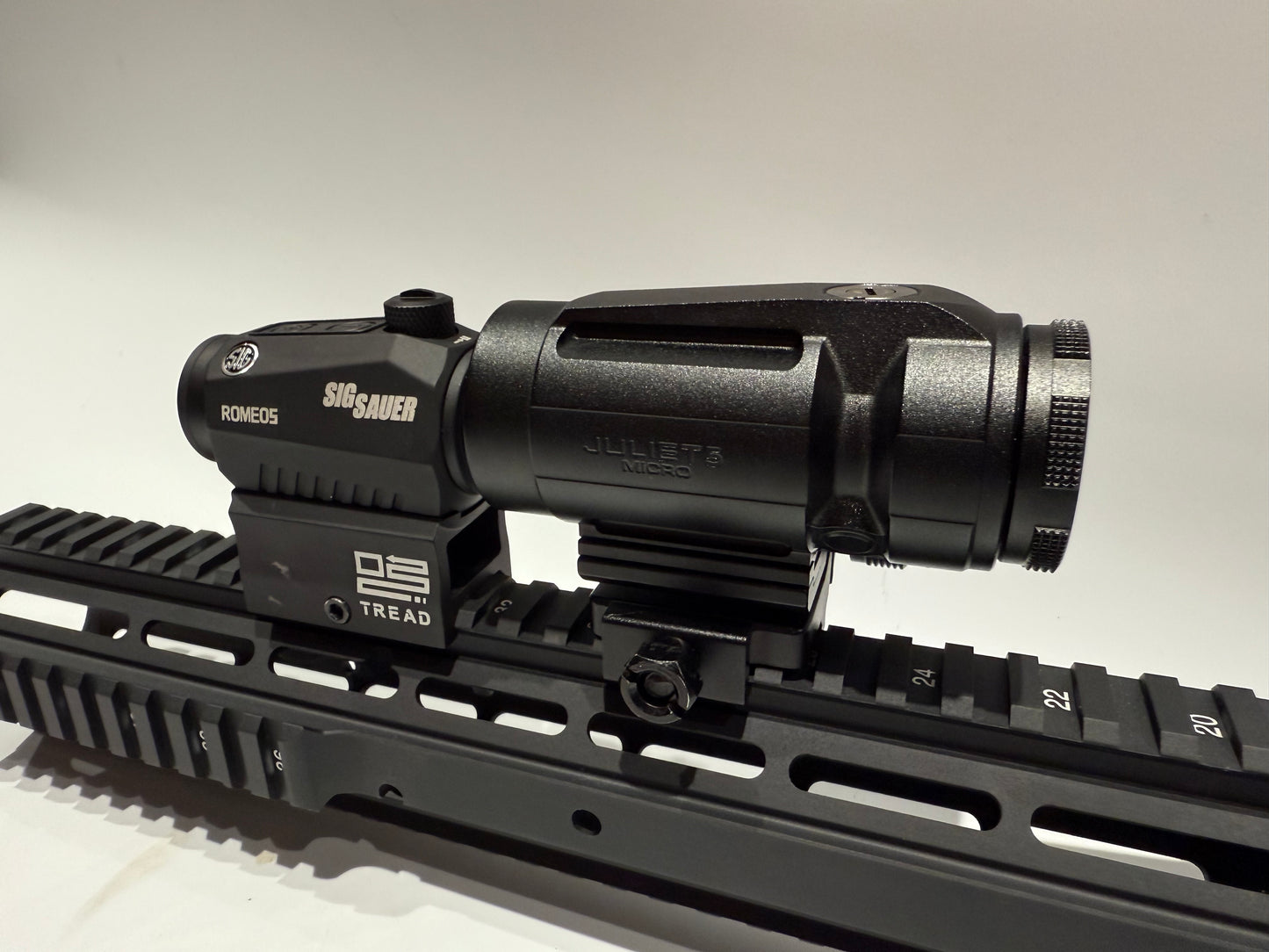 Romeo & Juliet Red Dot & 5X Magnifier