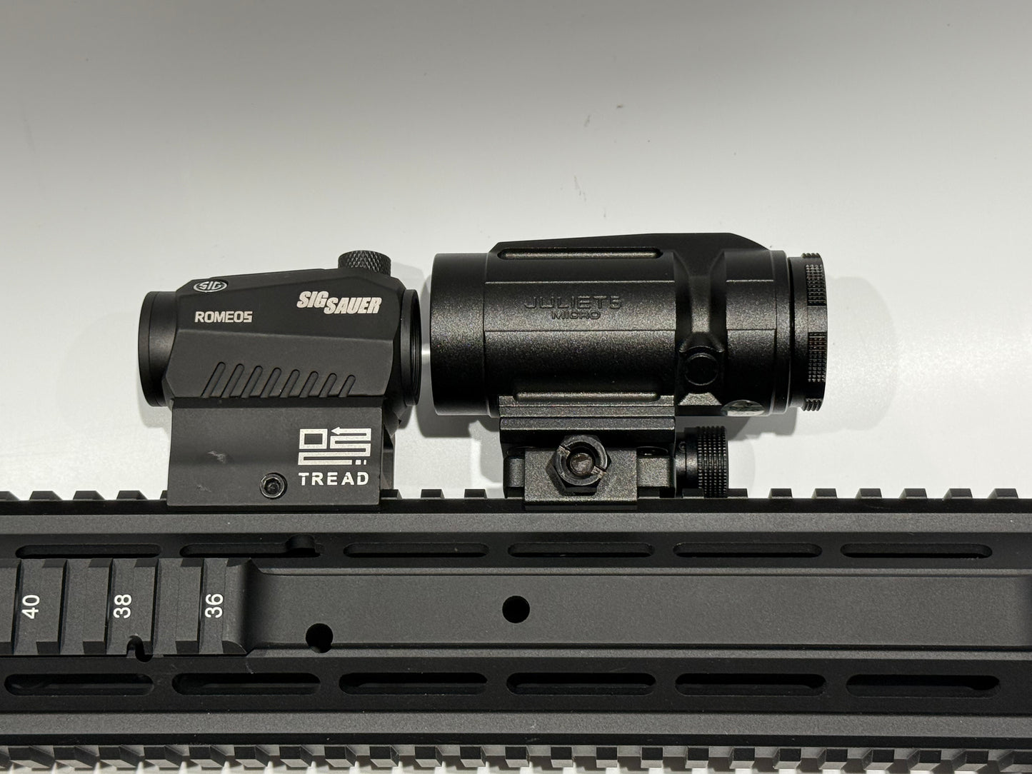 Romeo & Juliet Red Dot & 5X Magnifier