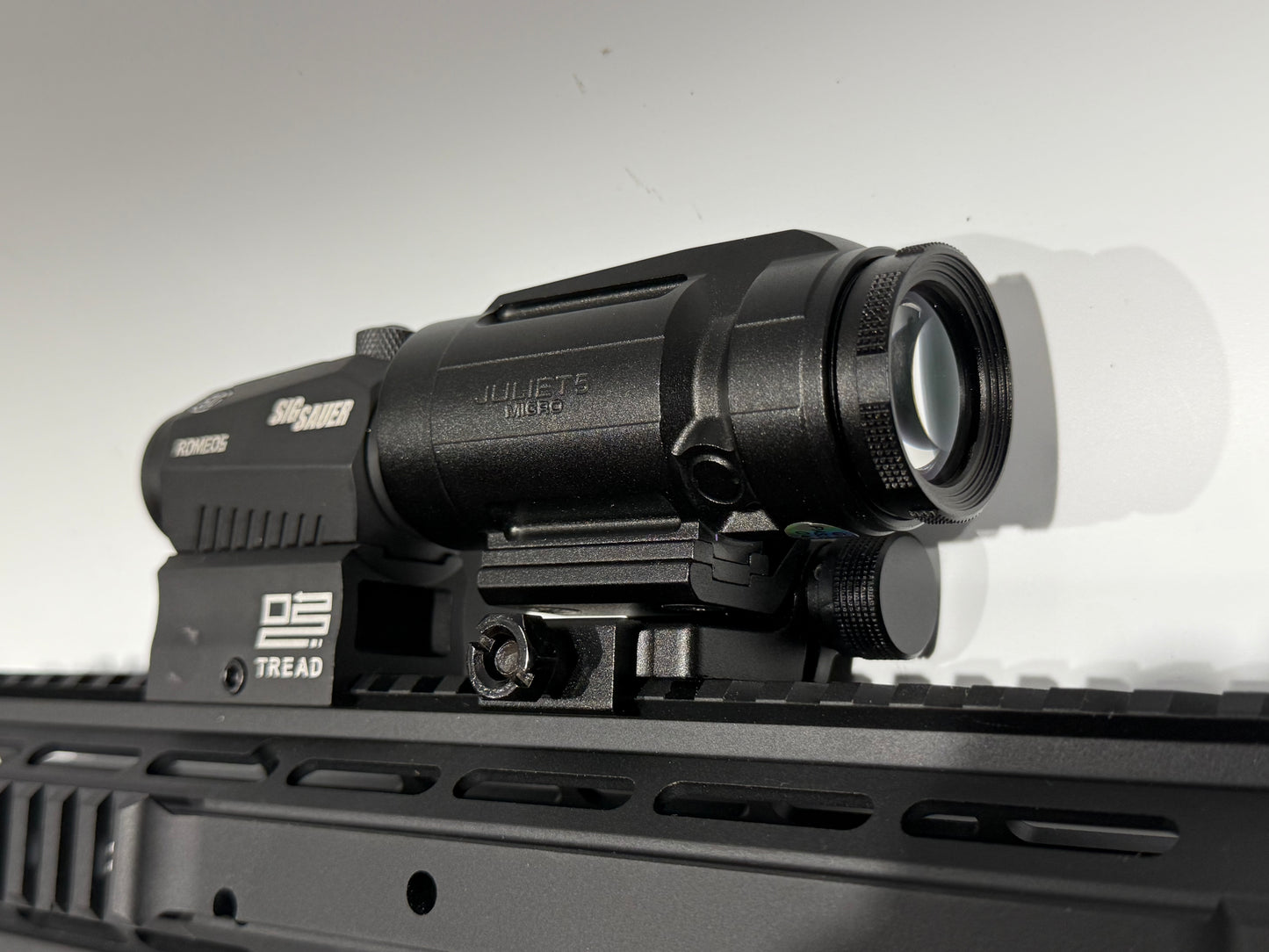 Romeo & Juliet Red Dot & 5X Magnifier