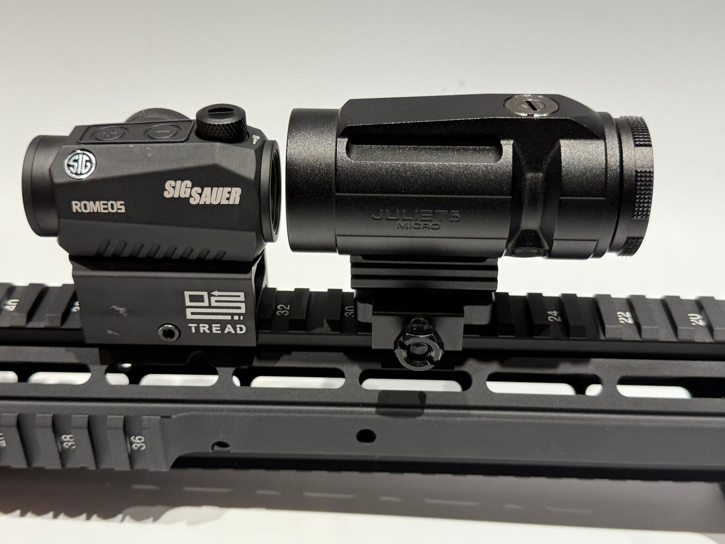 Romeo & Juliet Red Dot & 5X Magnifier