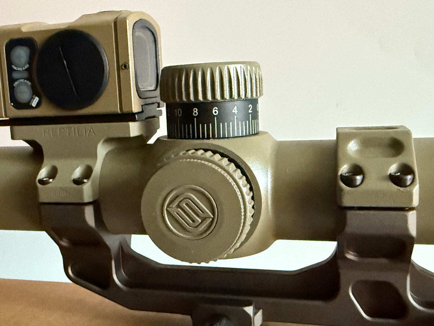 KS1 Style rifle scope SFP 1.2-6x24 in Dark Earth / Coyote tan