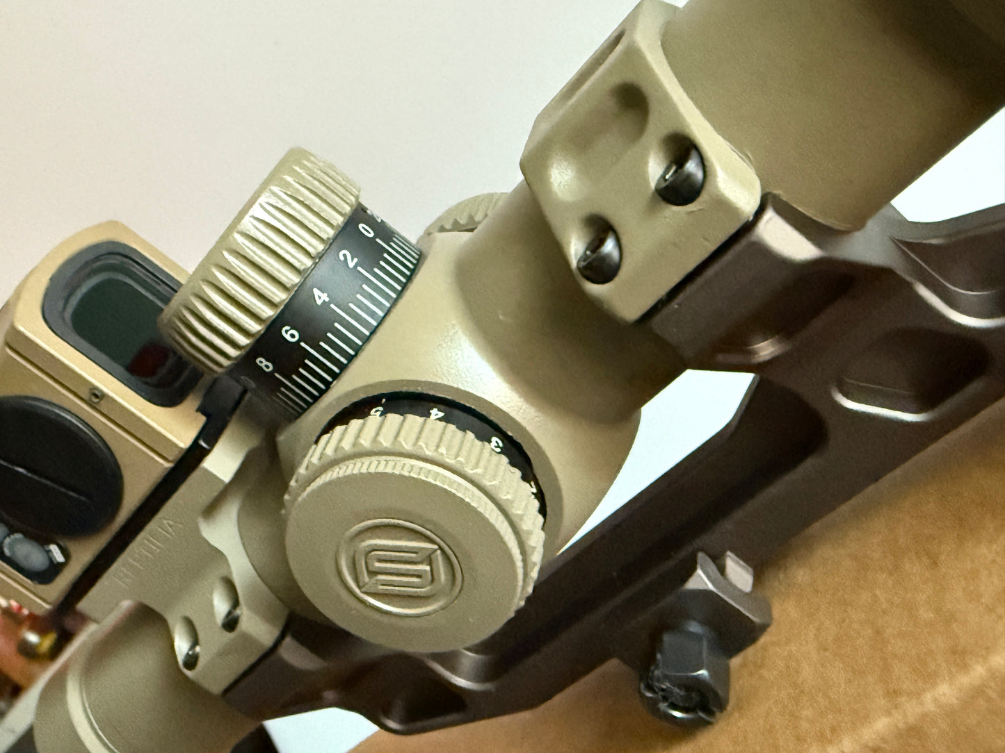 KS1 Style rifle scope SFP 1.2-6x24 in Dark Earth / Coyote tan