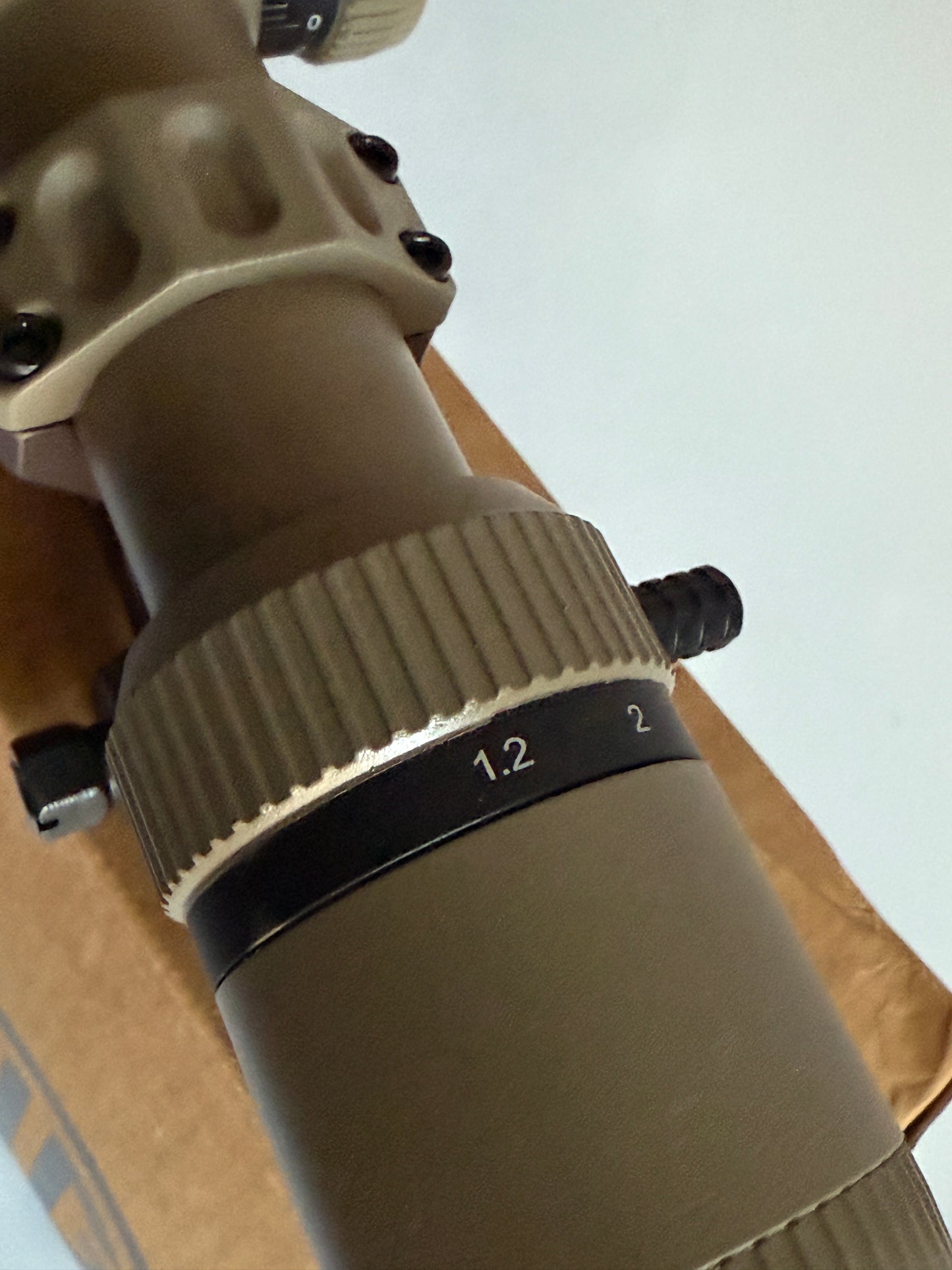 KS1 Style rifle scope SFP 1.2-6x24 in Dark Earth / Coyote tan