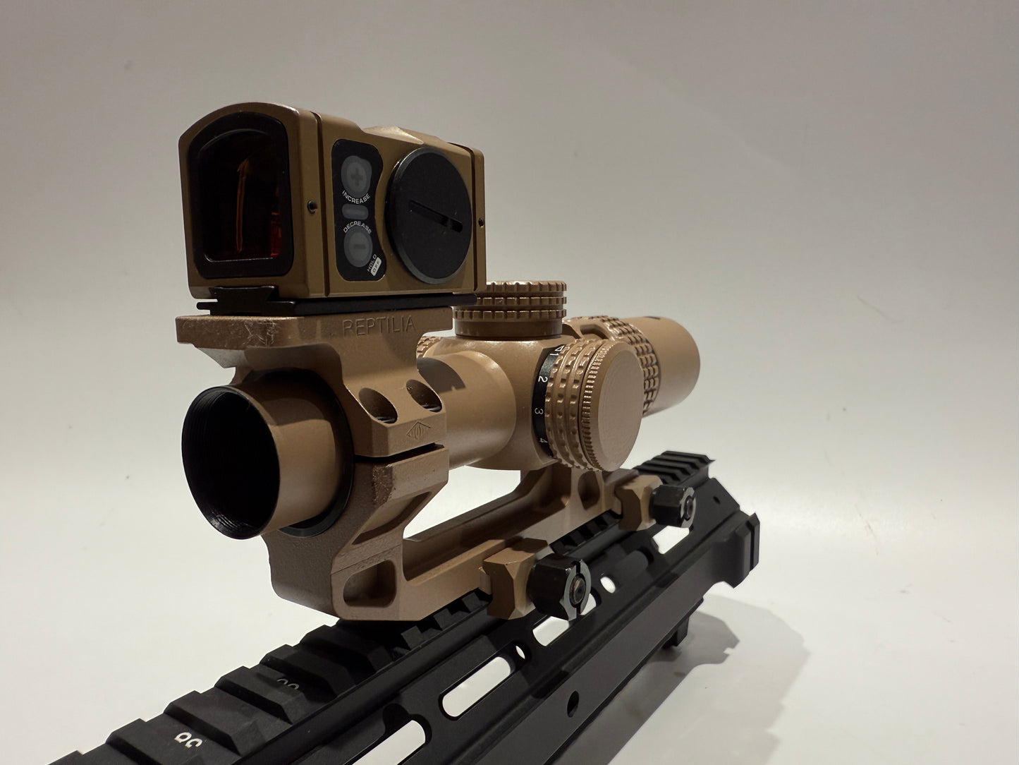 KS1 AMG Style Rifle sight 1.5-5x20 Magnification Dark earth with Red Dot