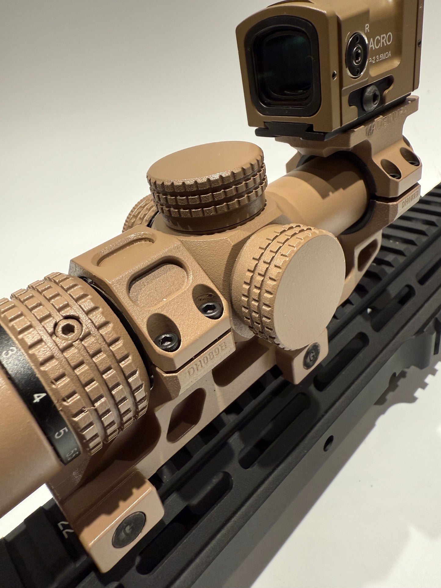 KS1 AMG Style Rifle sight 1.5-5x20 Magnification Dark earth with Red Dot