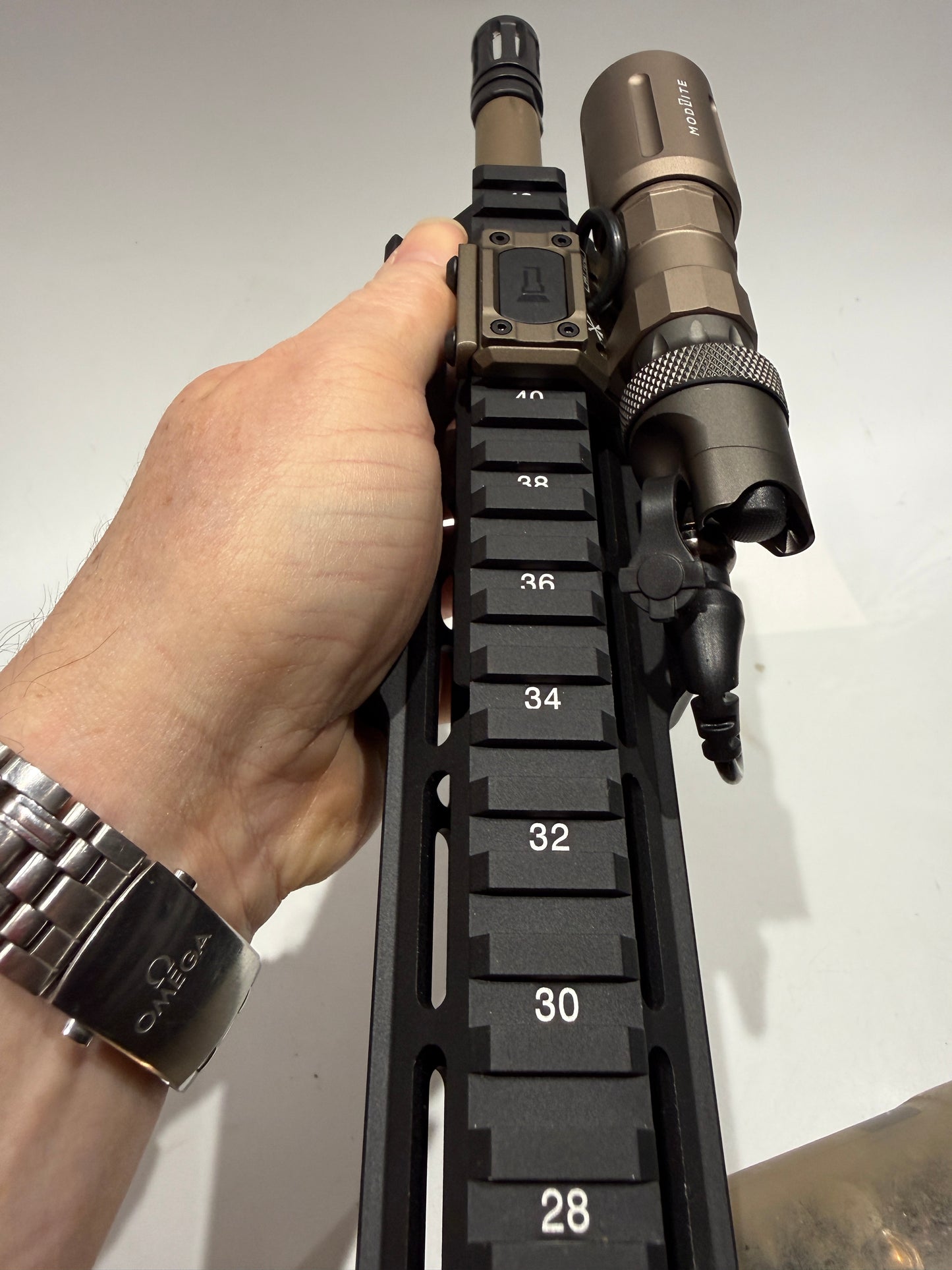 Low profile flashlight