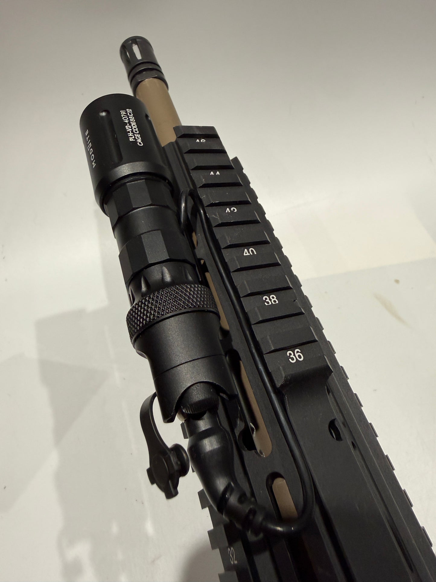 Low profile flashlight