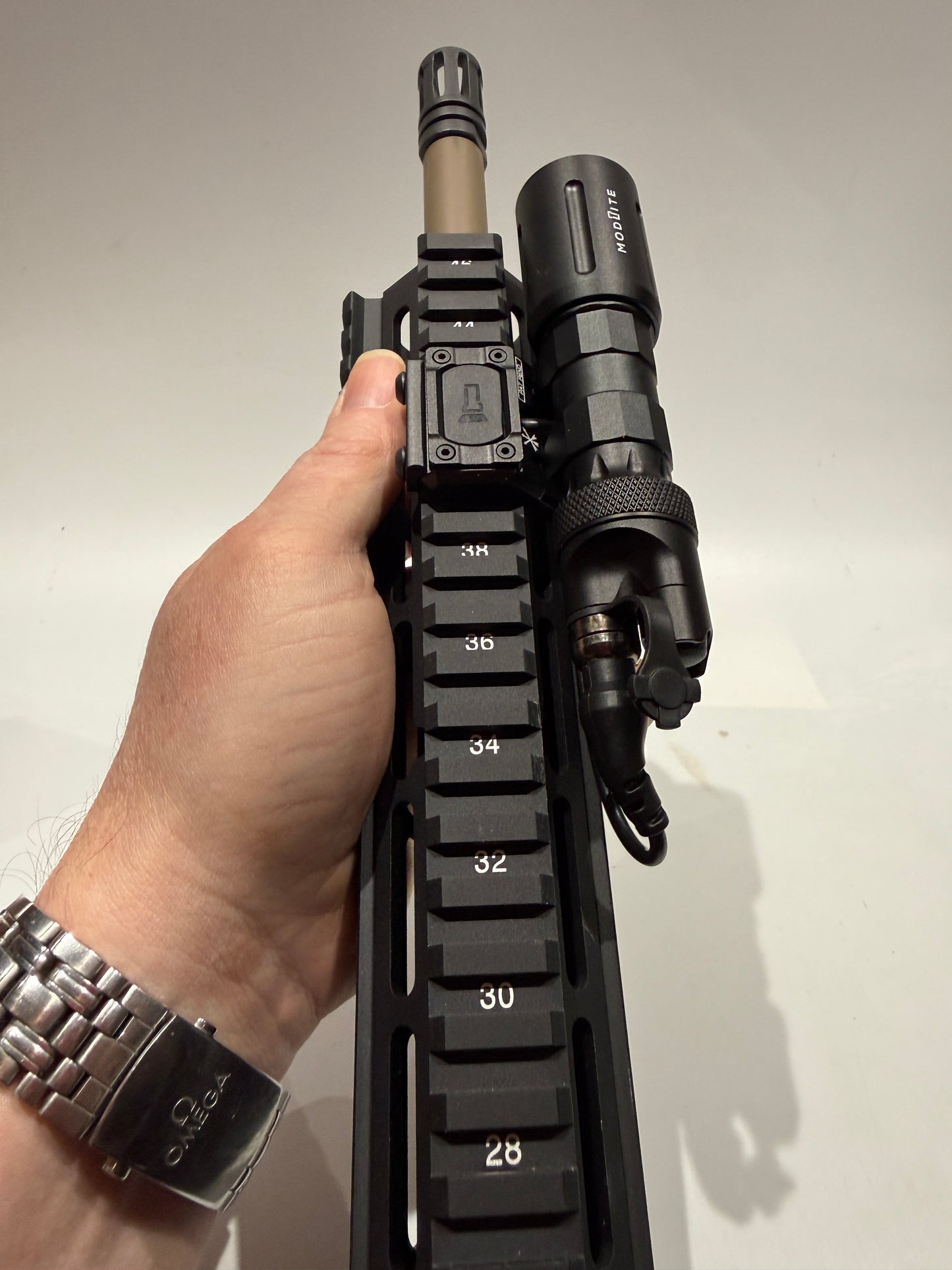 Low profile flashlight