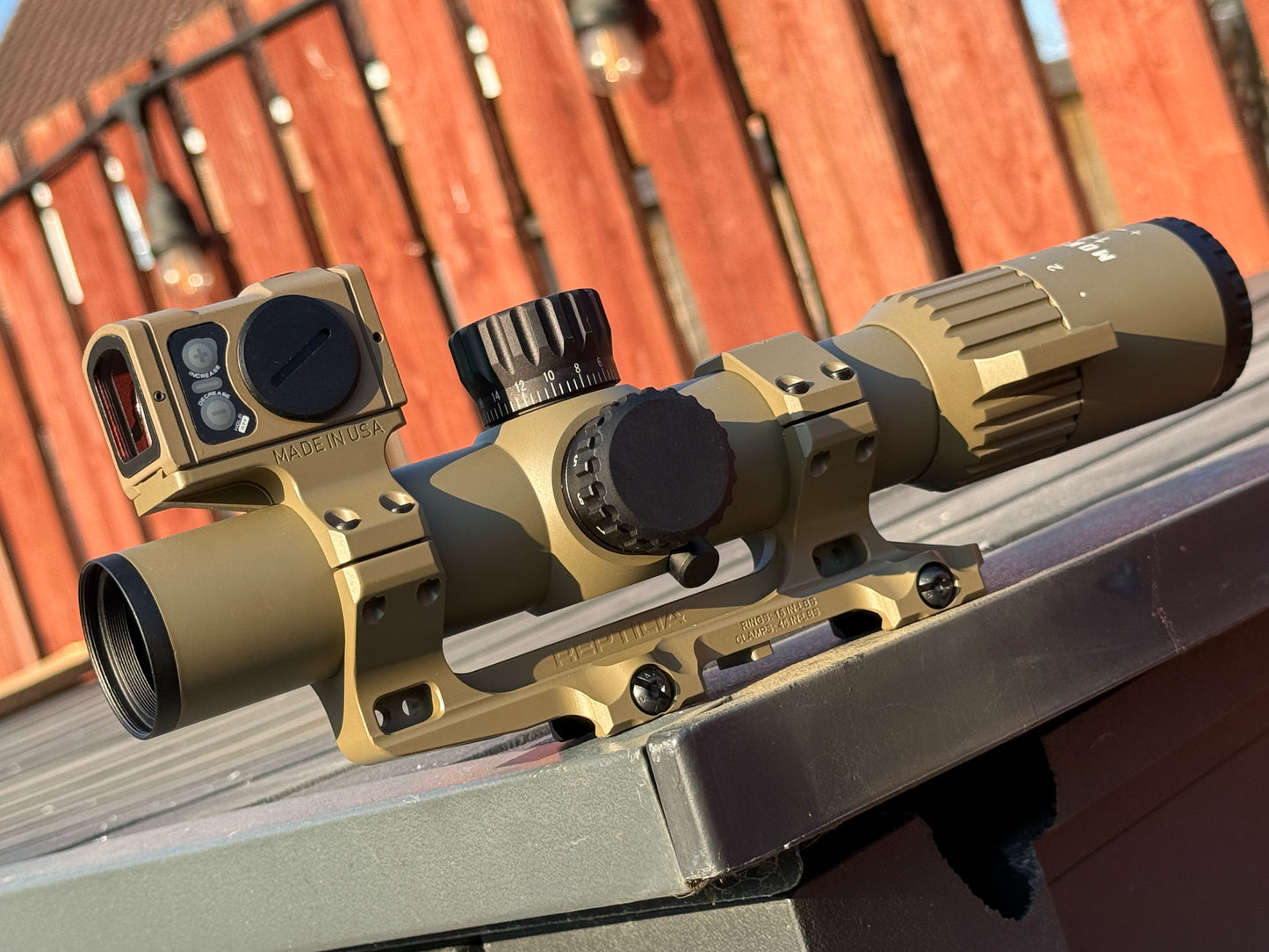 Monstrum Spectre 34mm tube SFP FDE 1-8X28 LPVO with Red Dot