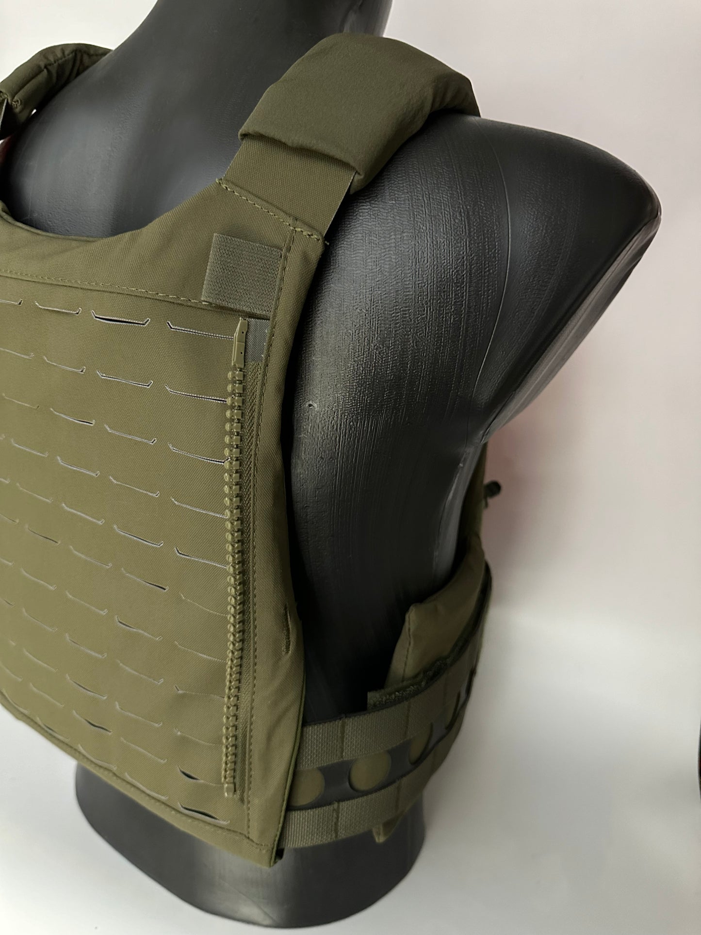 V5 FCPC Tactical Plate Carrier Ranger Green size 38"-44" chest Airsoft Plates included