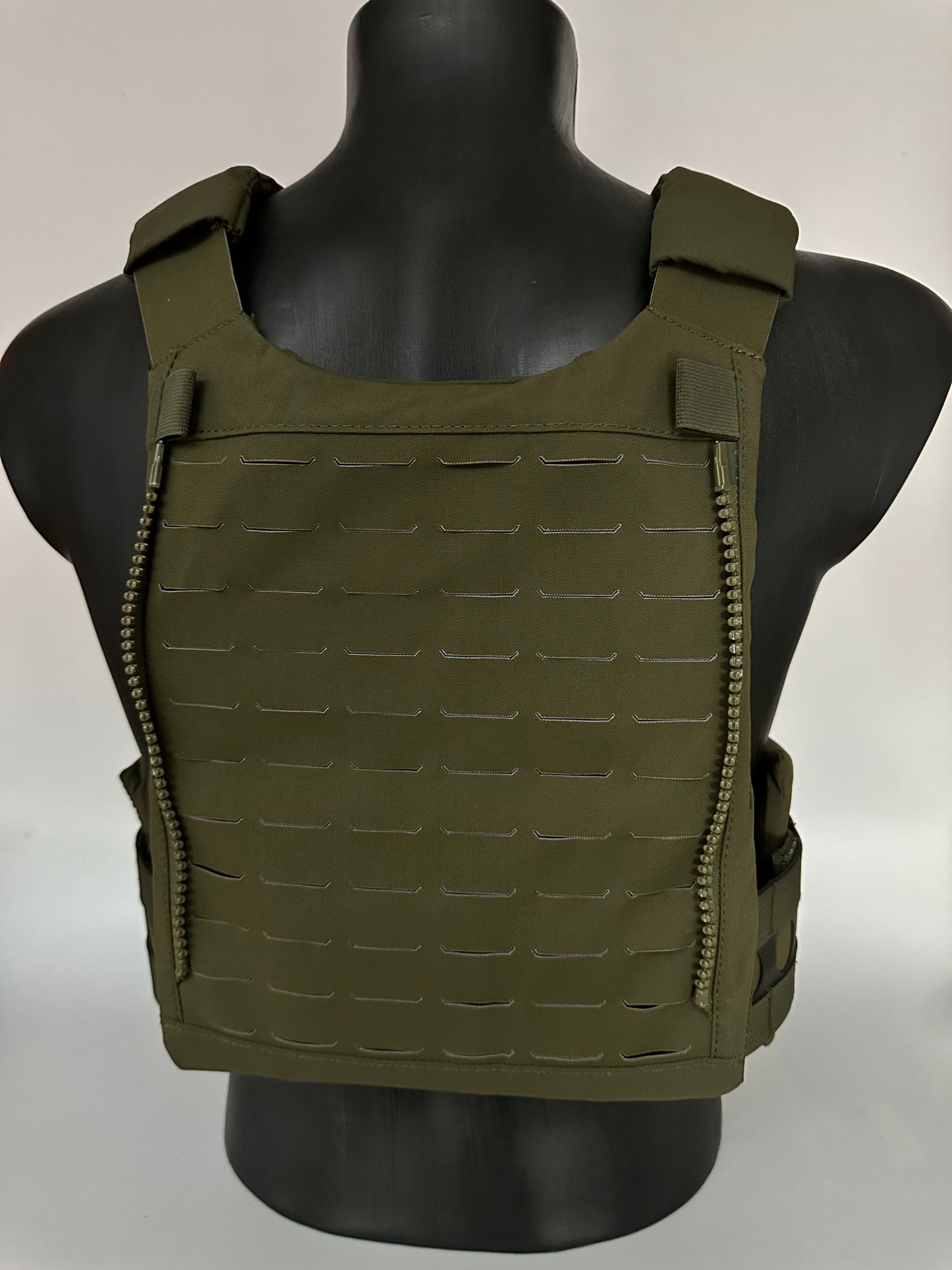 V5 FCPC Tactical Plate Carrier Ranger Green size 38"-44" chest Airsoft Plates included