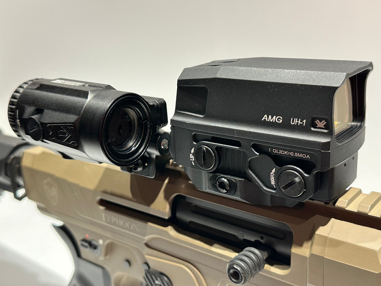 Toy AMG UH-1 Red dot with latest V3XM Compact magnifier