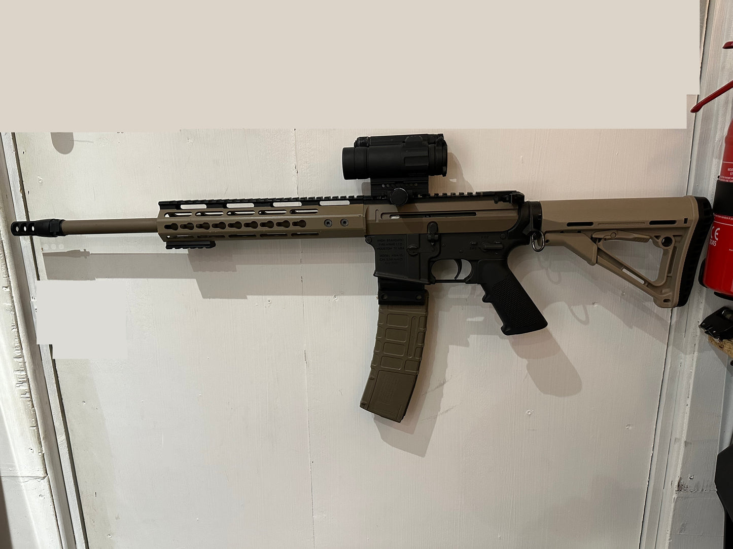 M4 M16 C8 Diemaco Rifle wall mount