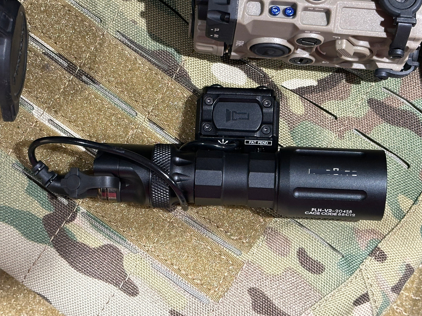 V2 Flashlight 1300lm Lumen