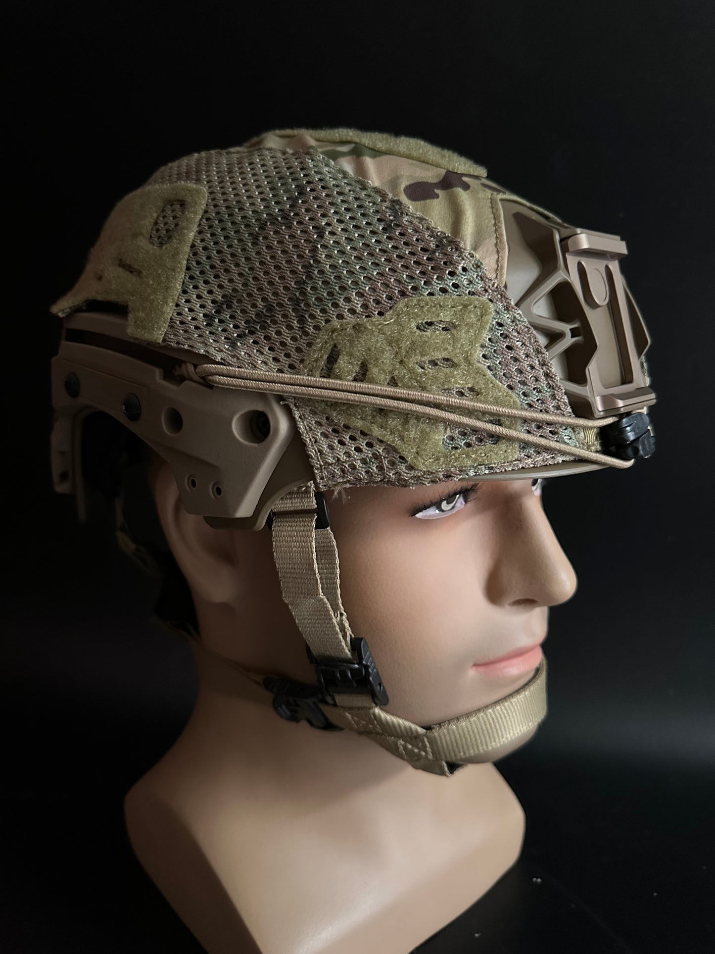 Exfil helmet with cover